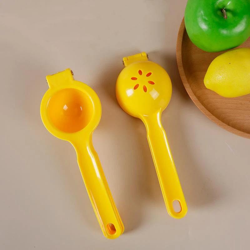 Kitchen Gadgets That Are Useful - 1個入りカラフルな手動レモンジューサー、クリエイティブなキッチンガジェット、ミニポータブルレモンクリップ、変形しにくい、家庭用