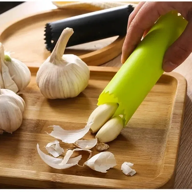 Kitchen Gadgets That Are Useful - ニンニクストリッパーチューブピーリングニンニクピーリングシリコーンニンニクピーラーピール簡単便利な簡単なキッチンツール非毒性安全ガジェット