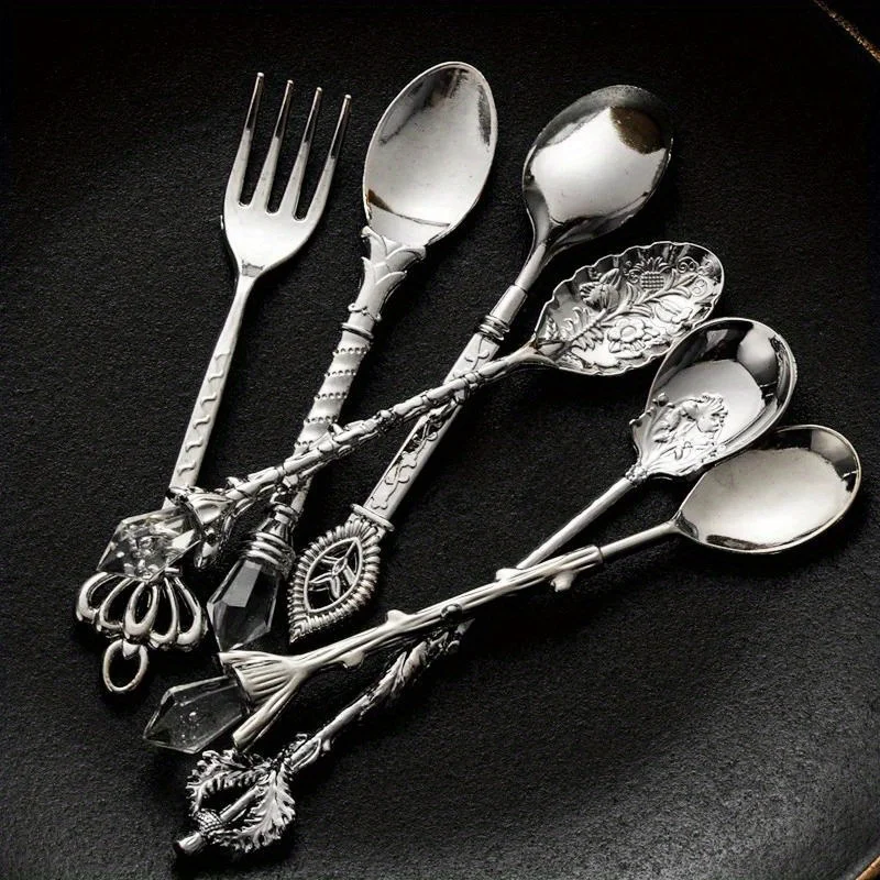 Kitchen Gadgets Gold - チゼルダの彫刻が施された金色のカットセット,ヴィンテージの彫刻が施されたキッチンツール,コーヒー,お茶,スナック,フルーツのプリッカー,デザートフォーク,キッチンツール,6個