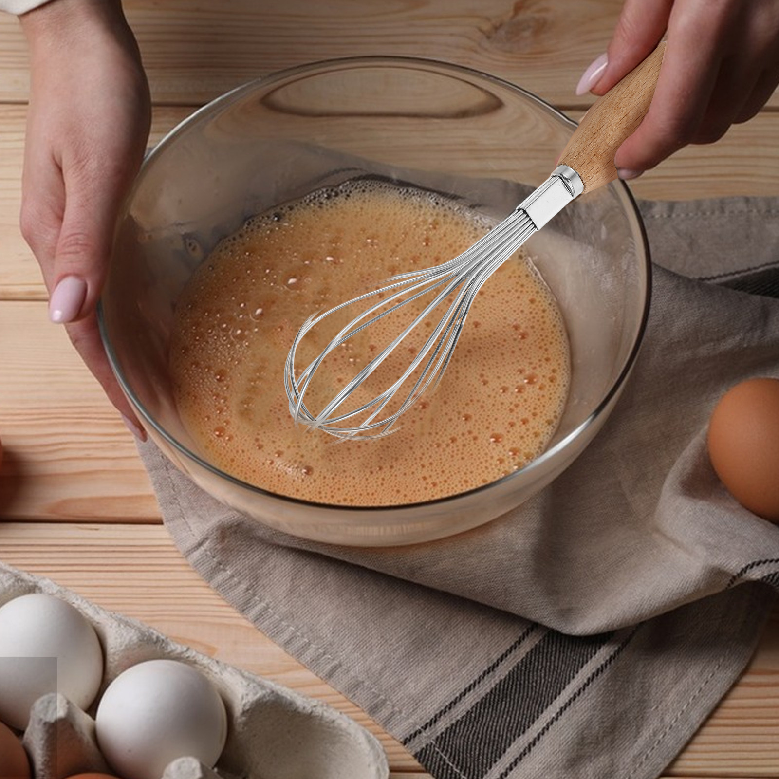 ミニステンレス鋼製木製ハンドル付き細長いハンドウィスク、卵の - Quirky Kitchen Gadgets のレビューと価格