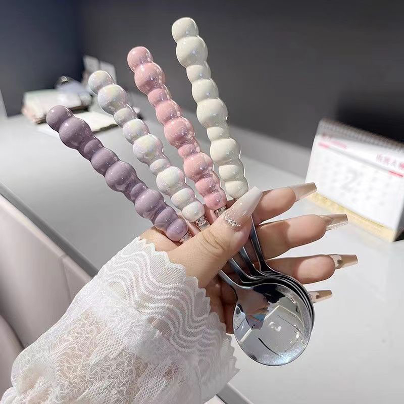 真珠のハンドルが付いたステンレス鋼の攪拌スプーン、カトラリー - Quirky Kitchen Gadgets のレビューと価格